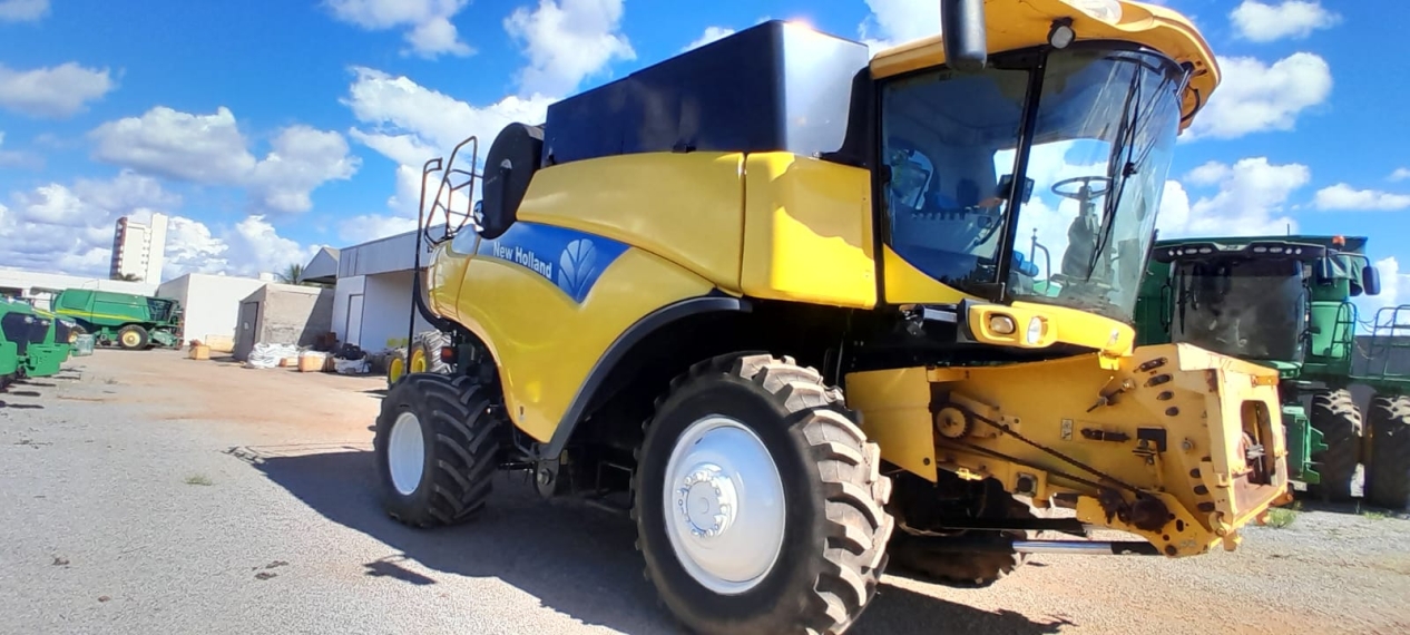 new holland colheitadeira cr 9060 - diesel automatico 2012