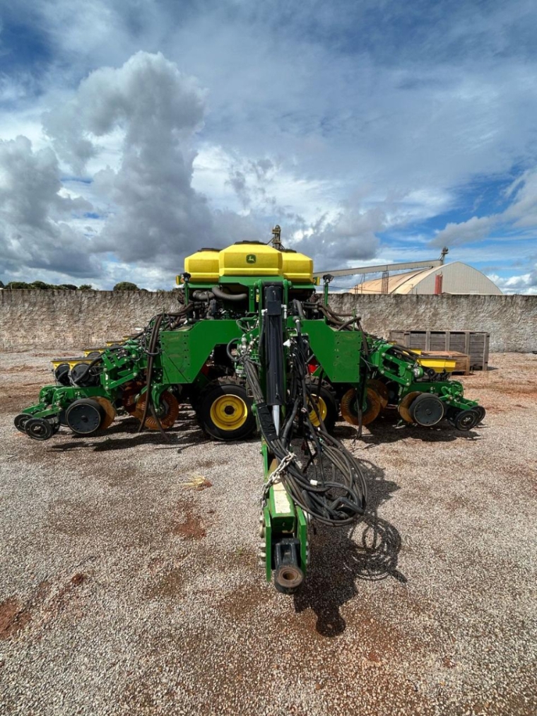 john deere plantadeira db 50 - diesel automatico 2023 john deere plantadeira db 50 - diesel automatico 2023