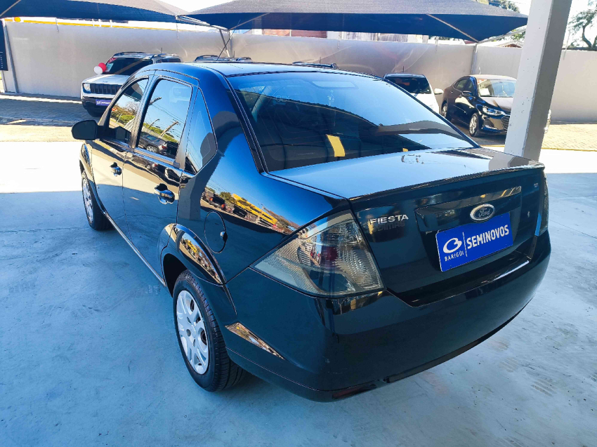 ford fiesta 1.6 rocam se sedan 8v flex 4p manual 2014