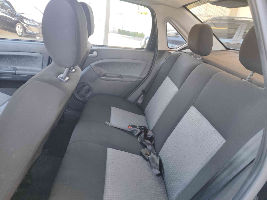 ford fiesta 1.6 rocam se sedan 8v flex 4p manual 2014
