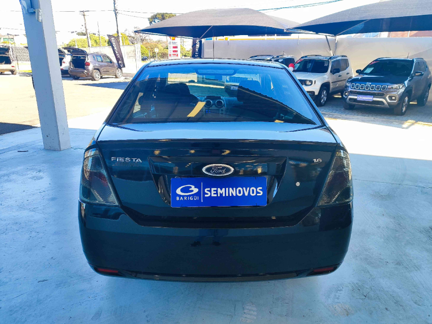ford fiesta 1.6 rocam se sedan 8v flex 4p manual 2014