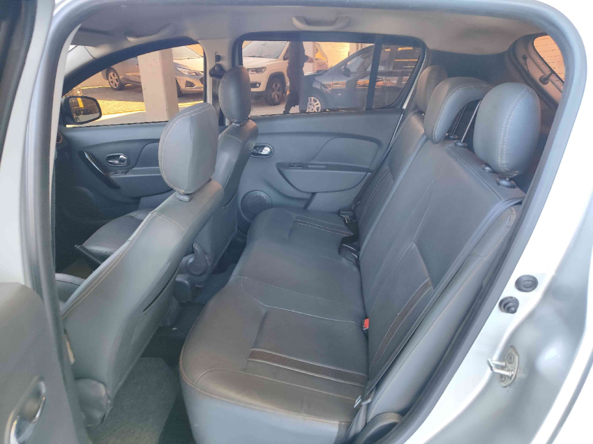 renault sandero 1.6 stepway 8v flex 4p manual 2015
