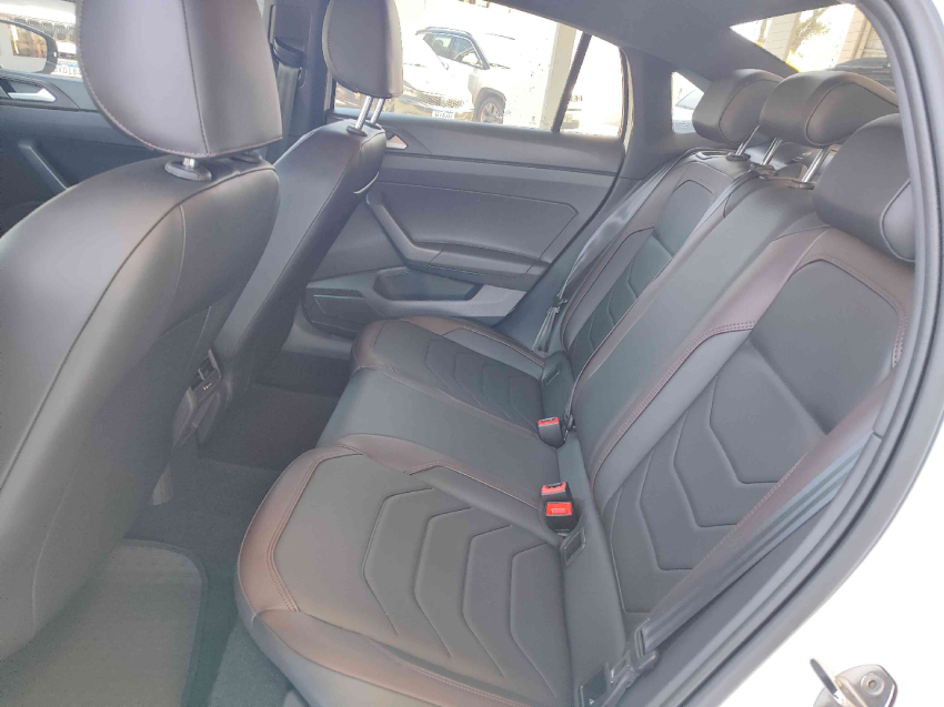 volkswagen virtus 1.0 200 tsi highline automatico flex 4p 2024