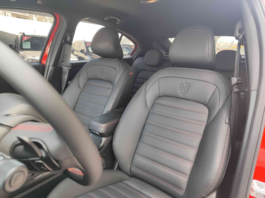 fiat fastback 1.3 turbo 270 flex abarth at6 gasolina 4p automatico 2025