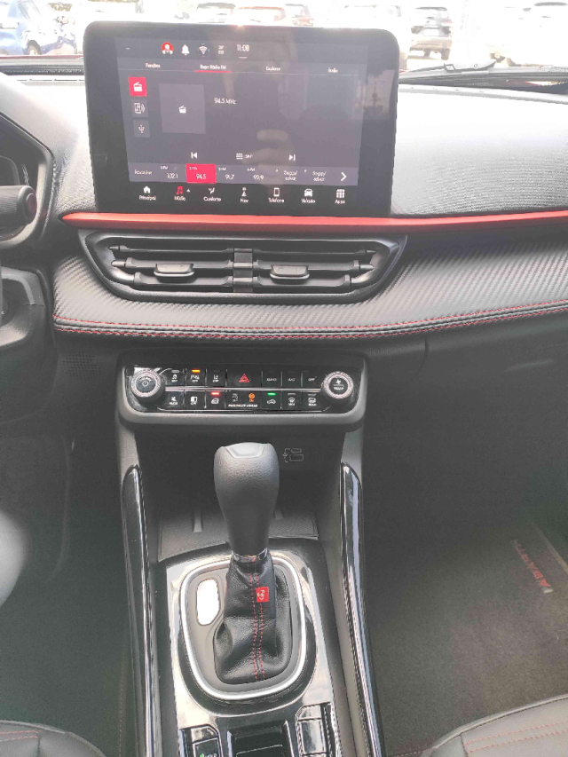 fiat fastback 1.3 turbo 270 flex abarth at6 gasolina 4p automatico 2025