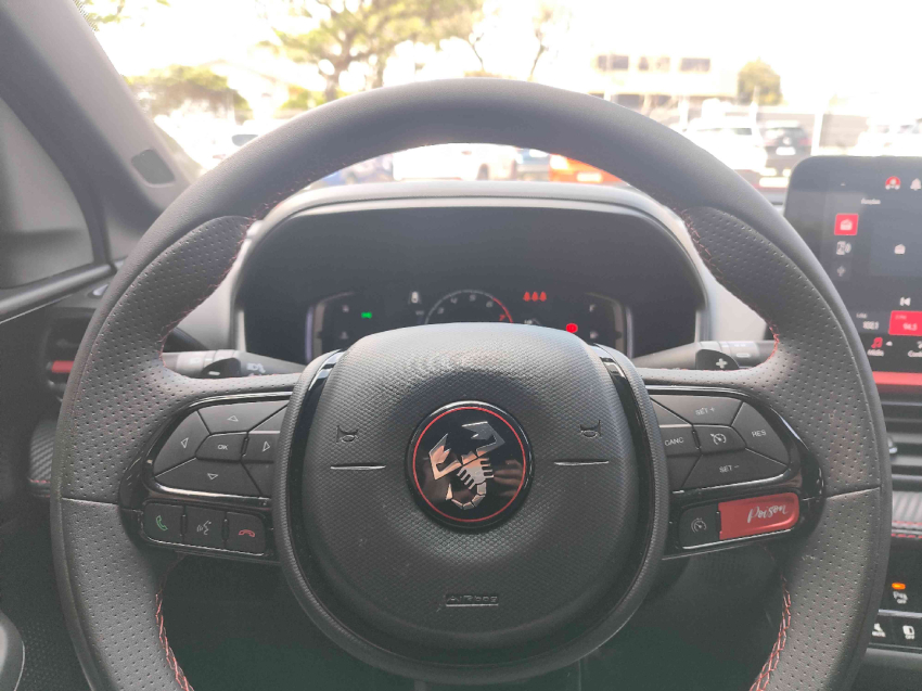 fiat fastback 1.3 turbo 270 flex abarth at6 gasolina 4p automatico 2025