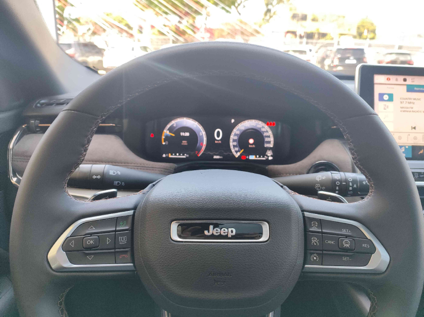 jeep commander 1.3 t270 turbo flex overland at6 2.0 4p automatico 2025