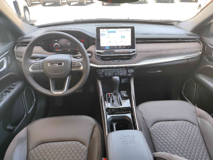 jeep commander 1.3 t270 turbo flex overland at6 2.0 4p automatico 2025