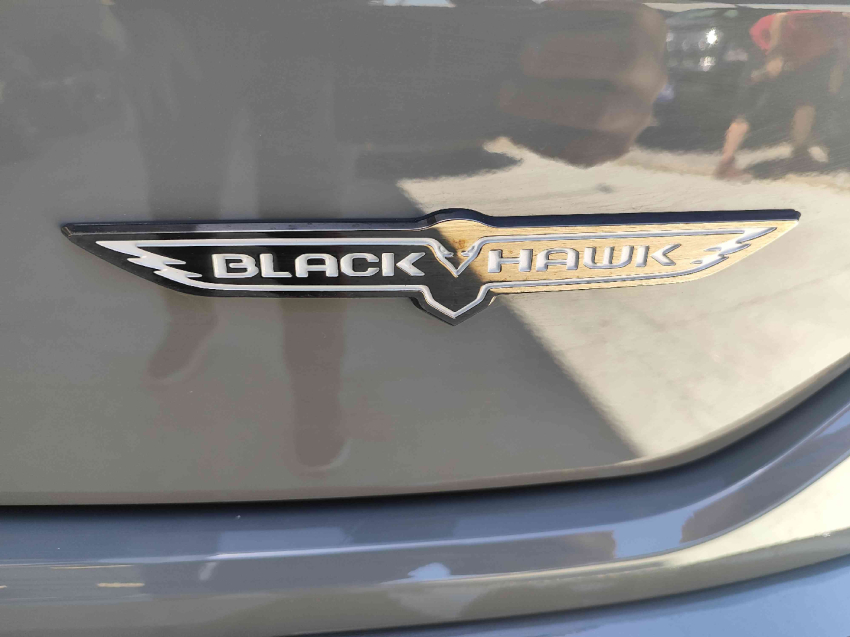 jeep commander 2.0 hurricane 4 turbo gasolina blackhawk at9 4p automatico 2025