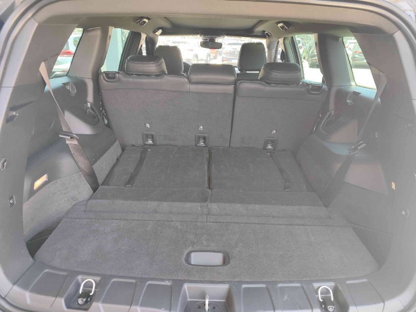 jeep commander 2.0 hurricane 4 turbo gasolina blackhawk at9 4p automatico 2025