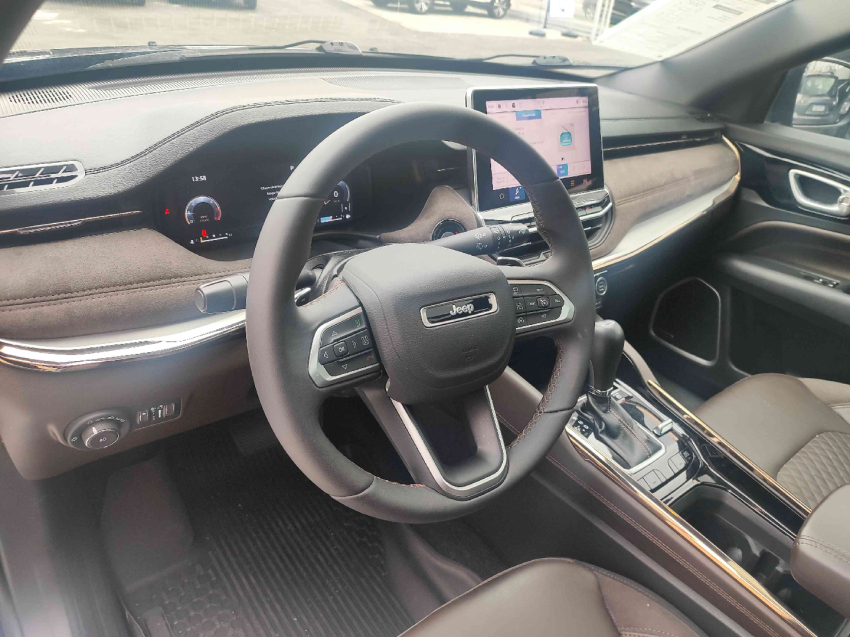 jeep commander 2.0 td380 turbo diesel overland at9 4p automatico 2022