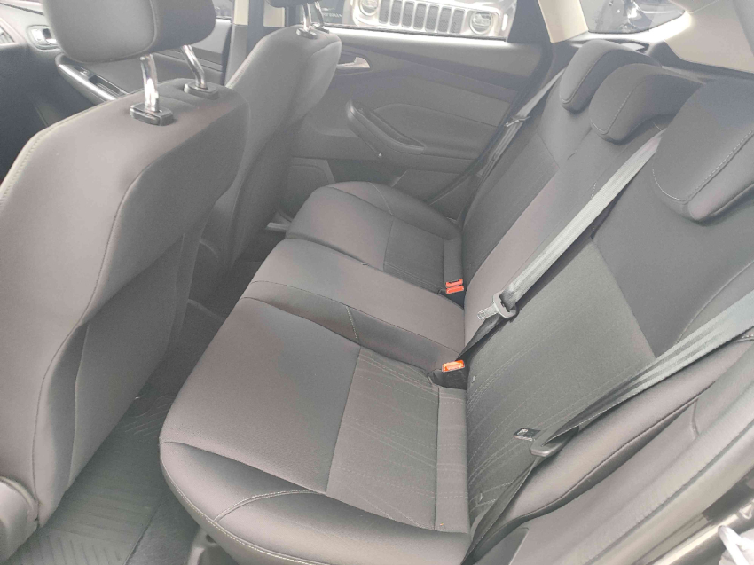 ford focus 1.6 se 16v flex 4p manual 2018