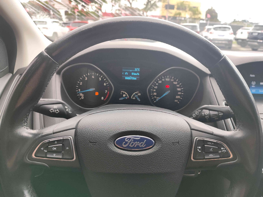 ford focus 1.6 se 16v flex 4p manual 2018