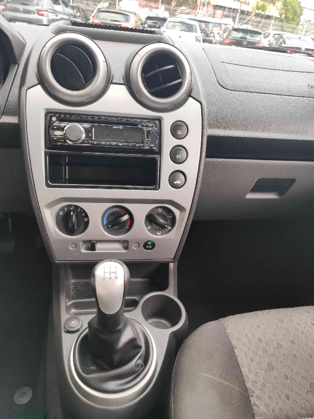 ford fiesta 1.0 rocam se 8v flex 4p manual 201411