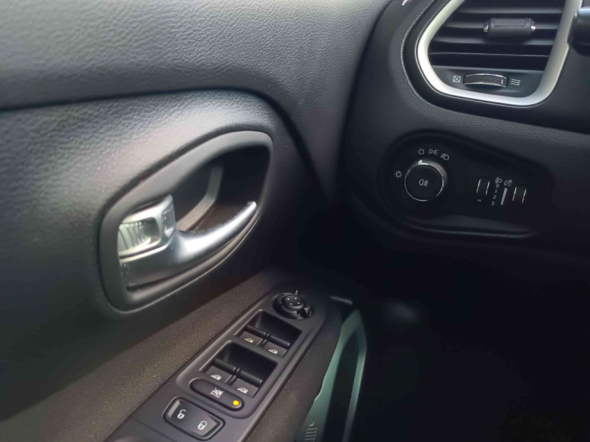 jeep renegade 1.8 16v flex 4p automatico 201914