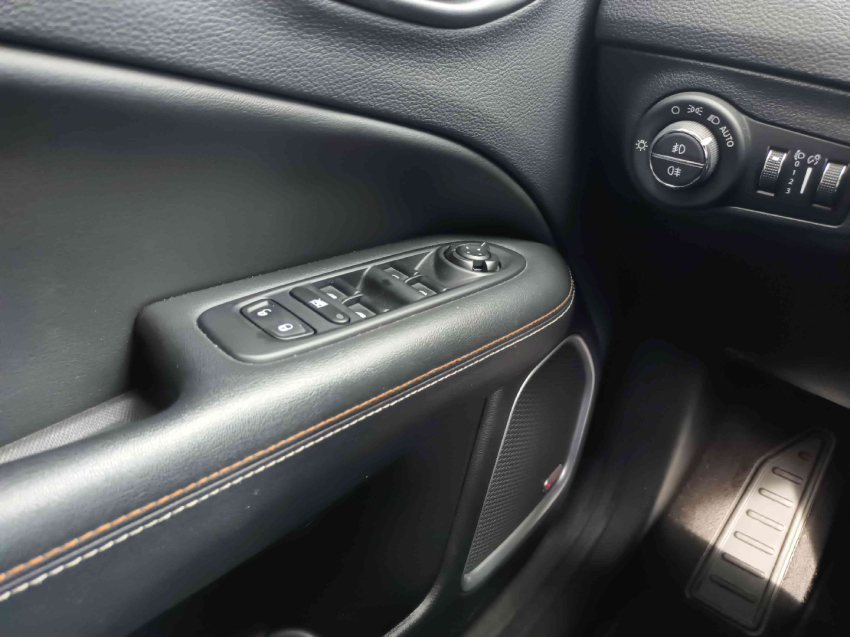 jeep compass 2.0 16v diesel longitude 4x4 automatico flex 4p 201814