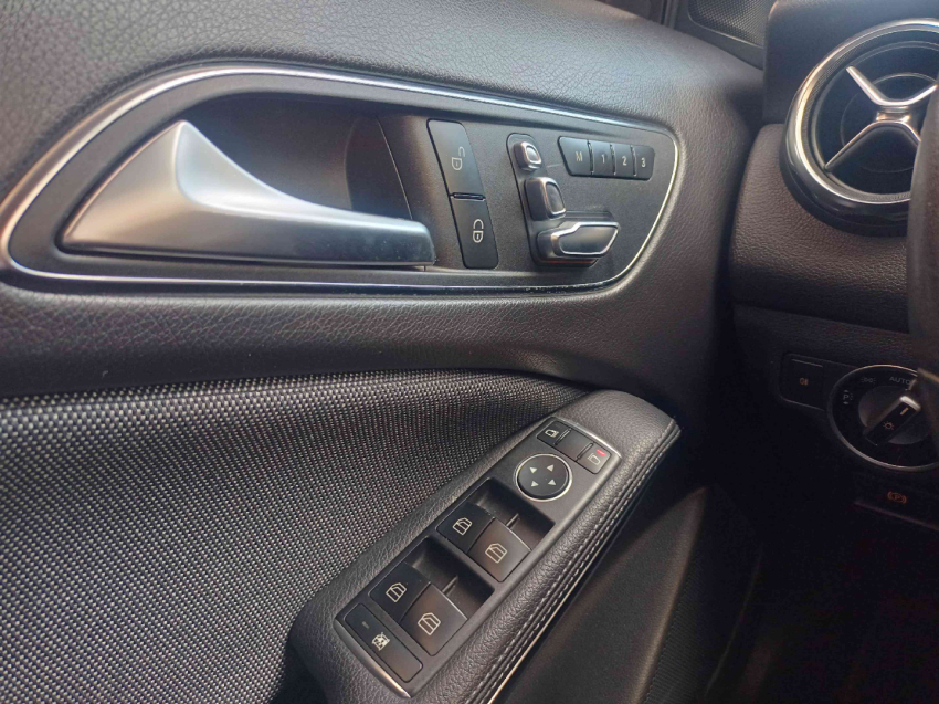 mercedes-benz gla 200 1.3 gci gasolina style 7g-dct 1.6 flex 4p automatico 202015