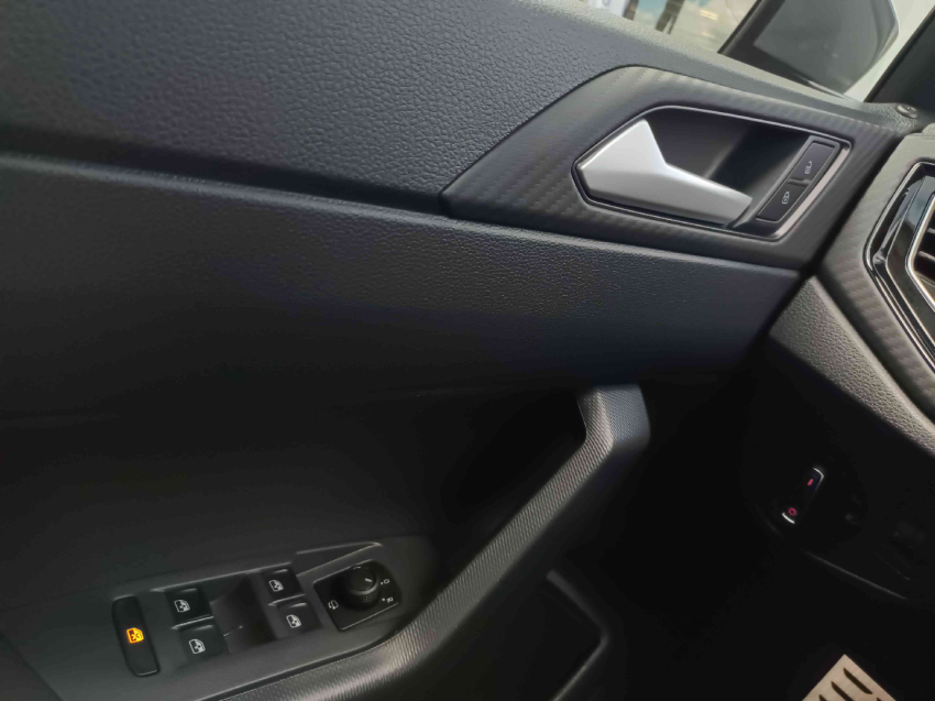 volkswagen nivus 1.0 200 tsi total flex highline automatico 4p 202516