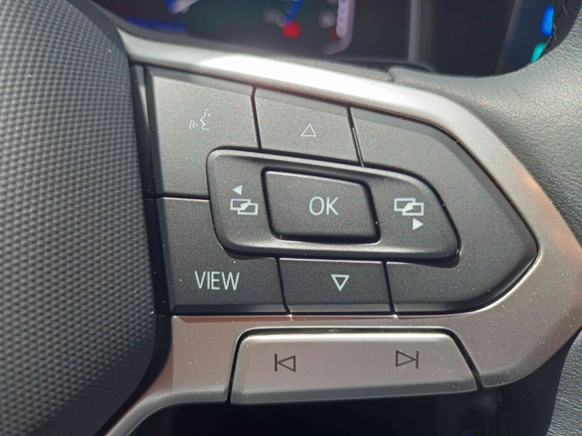 volkswagen nivus 1.0 200 tsi total flex highline automatico 4p 202511