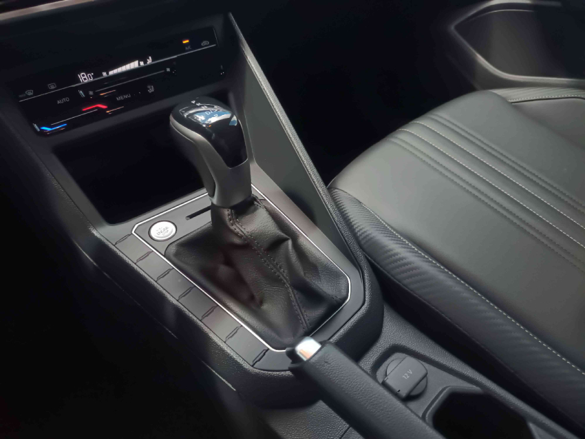 volkswagen nivus 1.0 200 tsi total flex highline automatico 4p 202514