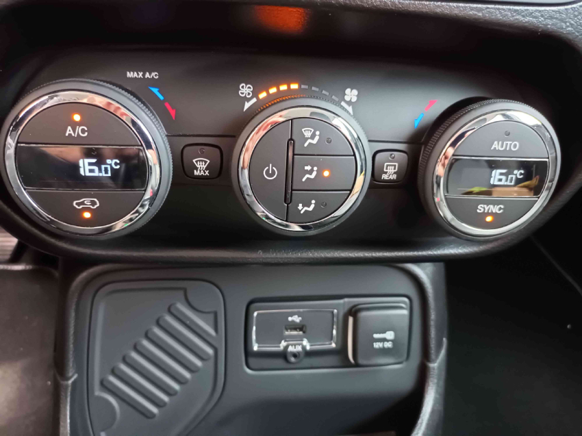 jeep renegade 1.8 16v flex limited 4p automatico 201713