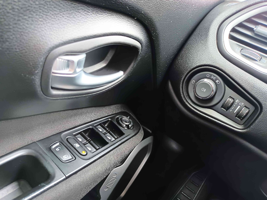 jeep renegade 1.8 16v flex sport 4p automatico 202014