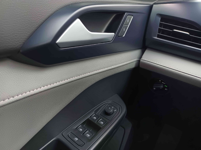 volkswagen taos 1.4 250 tsi total flex comfortline automatico 4p 202316