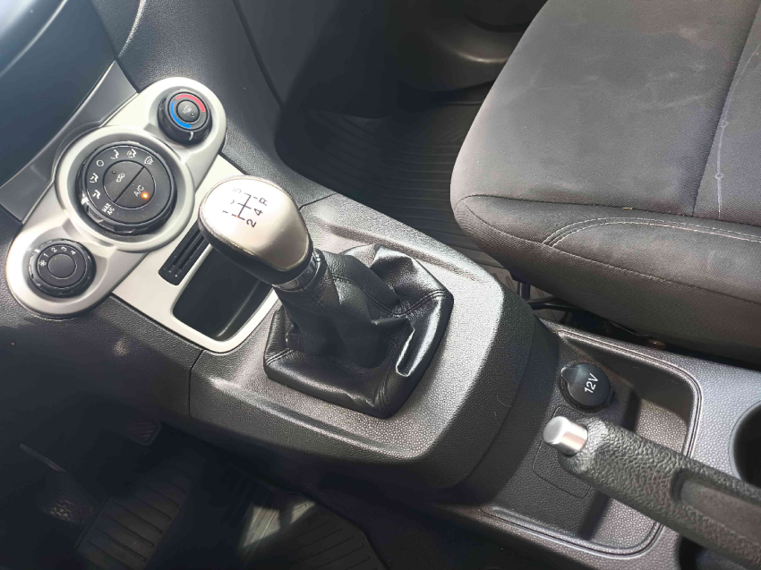 ford fiesta 1.6 se hatch 16v flex 4p manual 201713