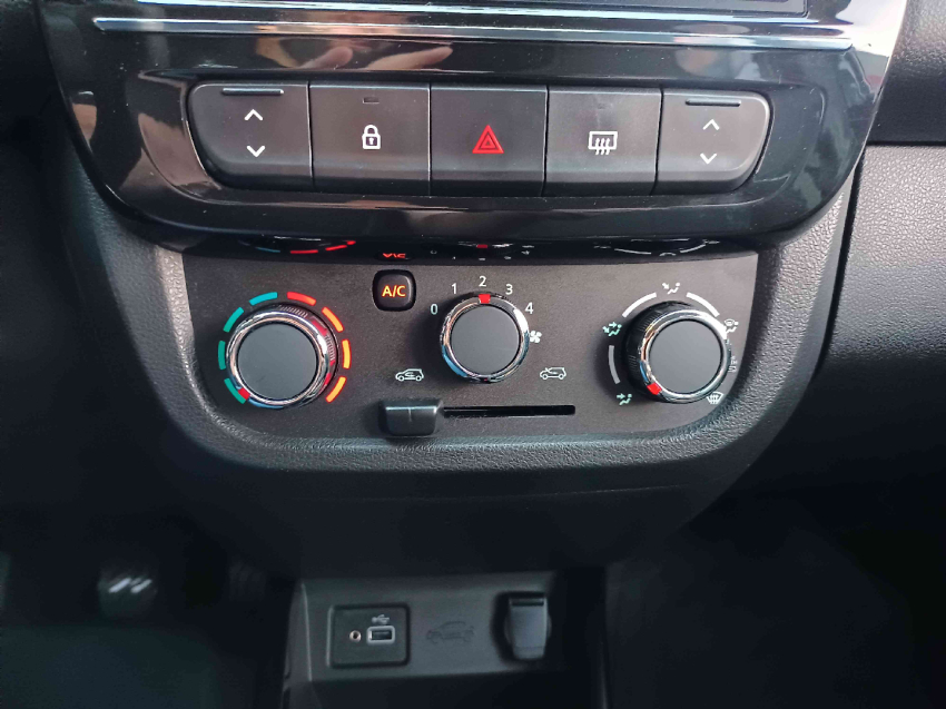 renault kwid 1.0 12v sce flex outsider manual 4p 202515