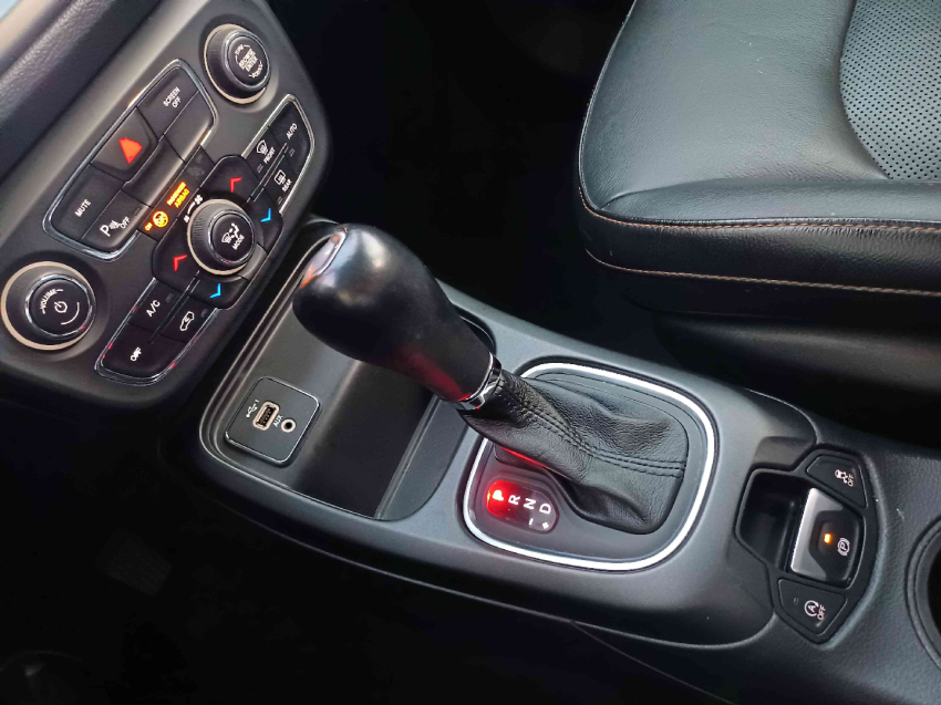 jeep compass 2.0 16v flex longitude automatico 4p 202015