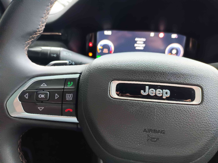 jeep commander 2.0 td380 turbo diesel limited at9 4p automatico 202216
