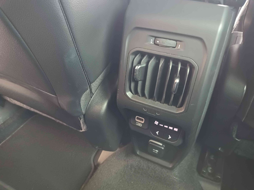 jeep commander 2.0 td380 turbo diesel limited at9 4p automatico 20247