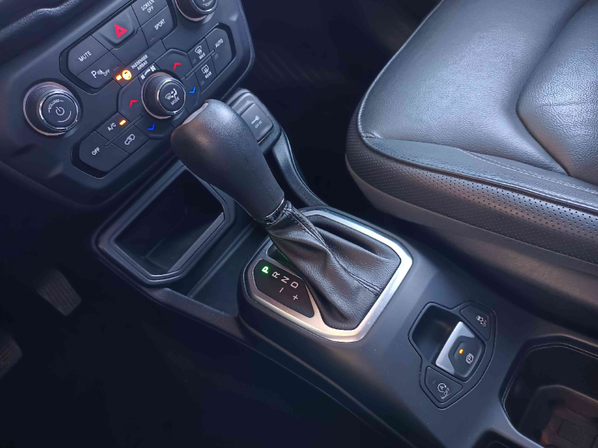 jeep renegade 1.8 16v flex longitude 4p automatico 202113