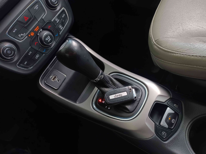 jeep compass 2.0 16v flex sport automatico 4p 202015