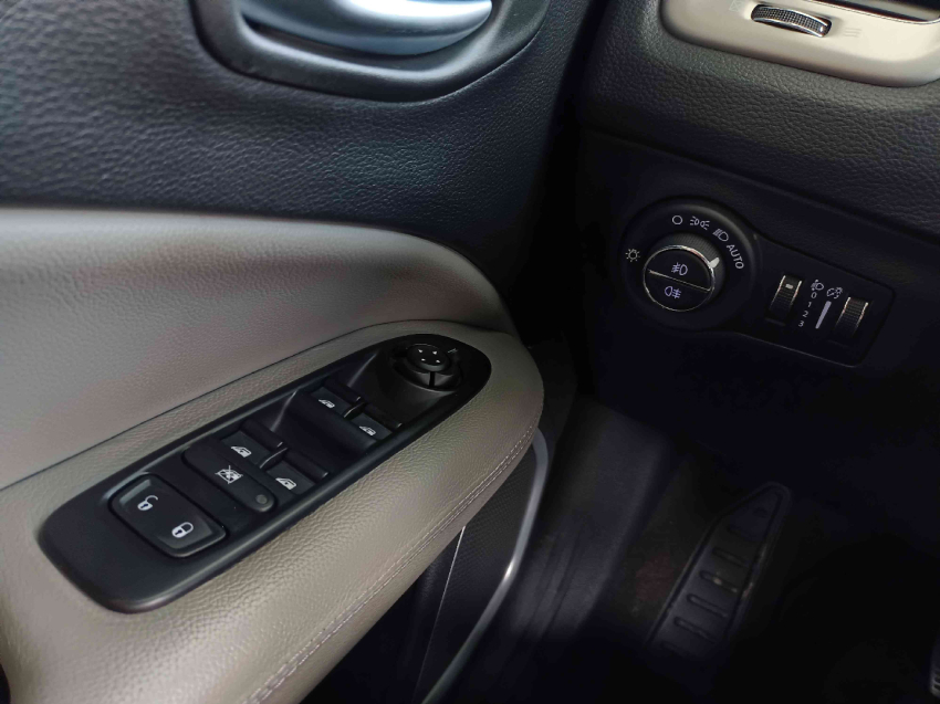 jeep compass 2.0 16v flex sport automatico 4p 202016