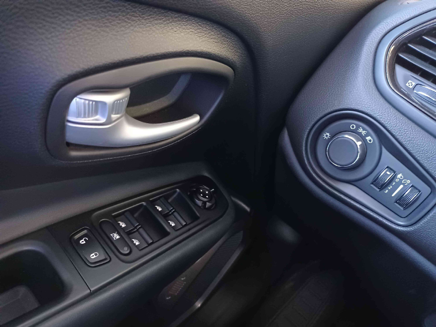jeep renegade 1.3 t270 turbo flex longitude at6 4p automatico 202414