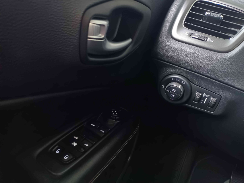 jeep compass 2.0 16v flex longitude automatico 4p 201815