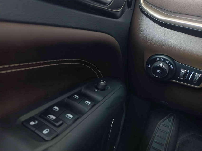 jeep commander 1.3 t270 turbo flex overland at6 4p automatico 202619