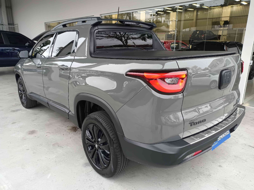 fiat toro 1.3 turbo 270 flex volcano at6 4p automatico 20233