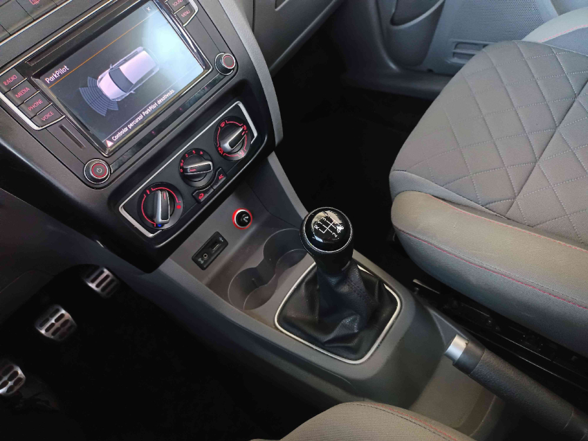 volkswagen fox 1.6 msi highline 16v flex 4p manual 201614