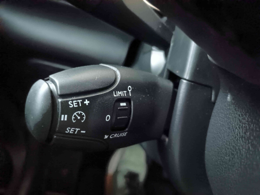 citroen c4 cactus 1.6 vti 120 flex feel pack eat6 4p automatico 202415