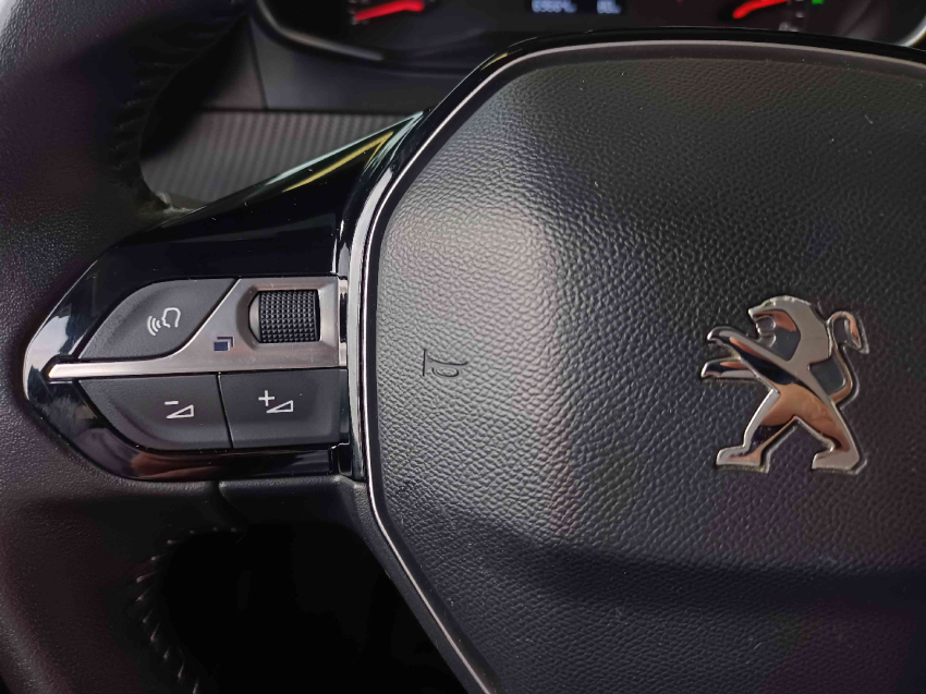 peugeot 208 1.6 16v flex allure at6 4p automatico 202215