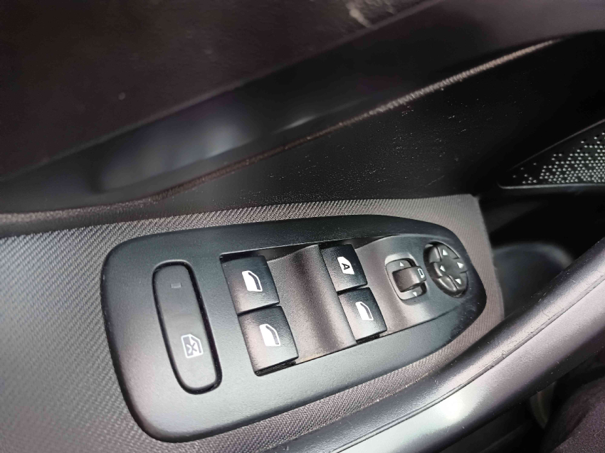 peugeot 2008 1.6 16v flex style 4p automatico 202315