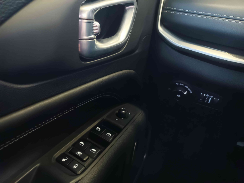 jeep commander 1.3 t270 turbo flex longitude at6 4p automatico 202316