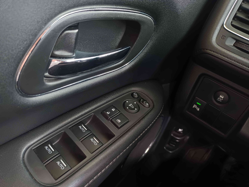 honda hr-v 1.8 16v flex touring 4p automatico 201815