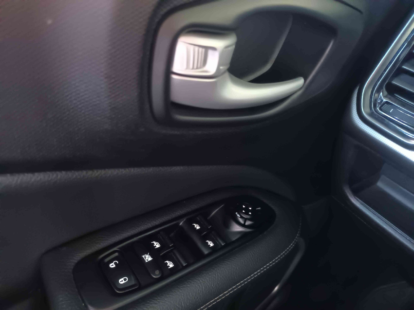 fiat toro 1.3 turbo 270 flex volcano at6 4p automatico 202515