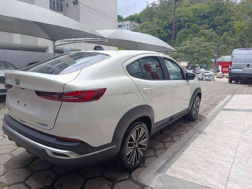 fiat fastback 1.0 hibrido 20263