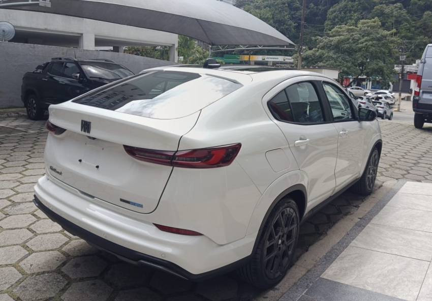 fiat fastback 1.0 hibrido 20261