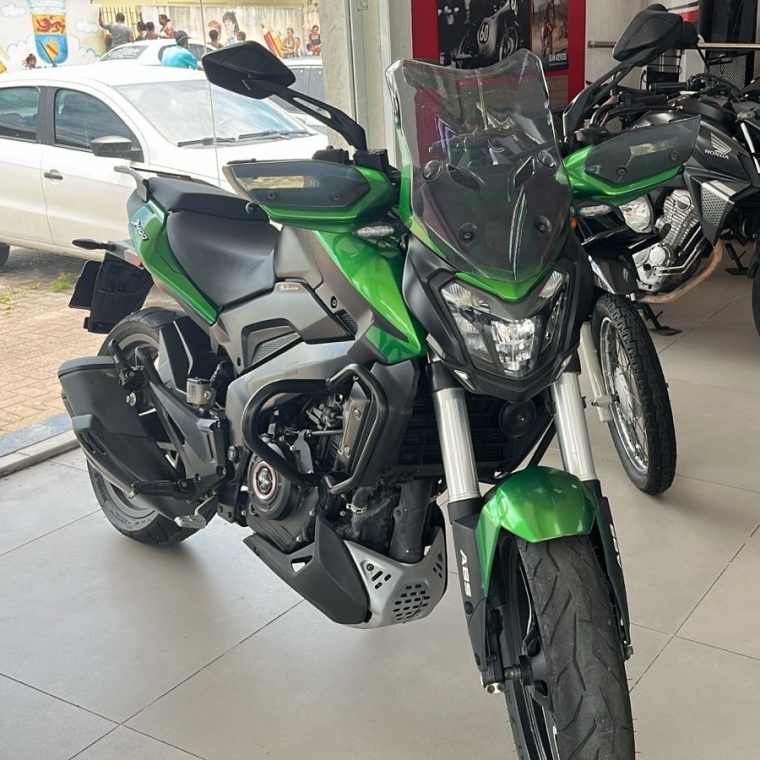 bajaj dominar 400 (24/24) bajaj dominar 400 (24/24)