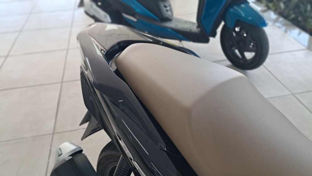 honda pcx dlx 160 abs (2025/2026)13